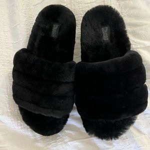 Size 8 cougar Posy Lambswool sandals